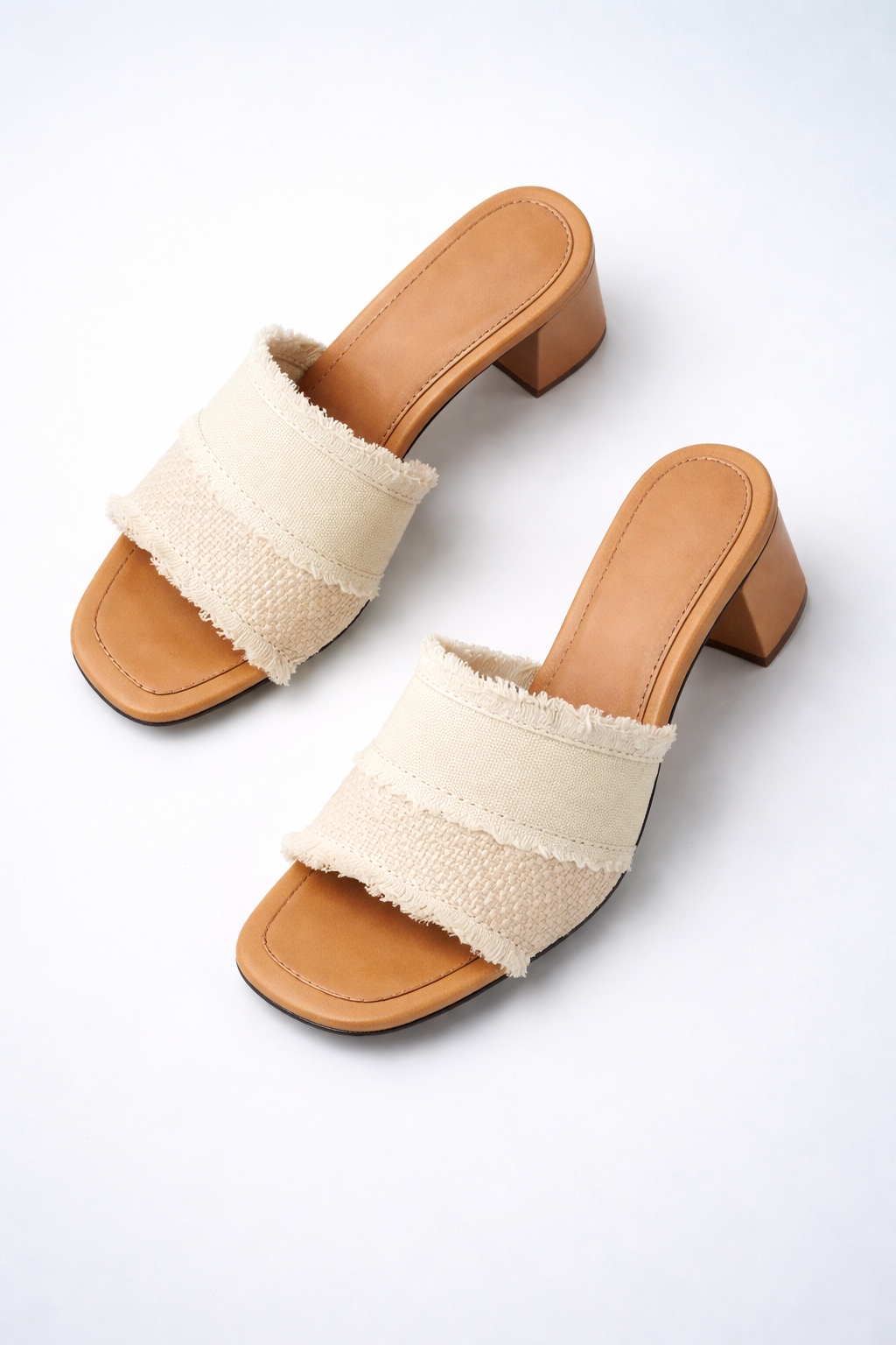Sandalias de tacón con tira trenzada
