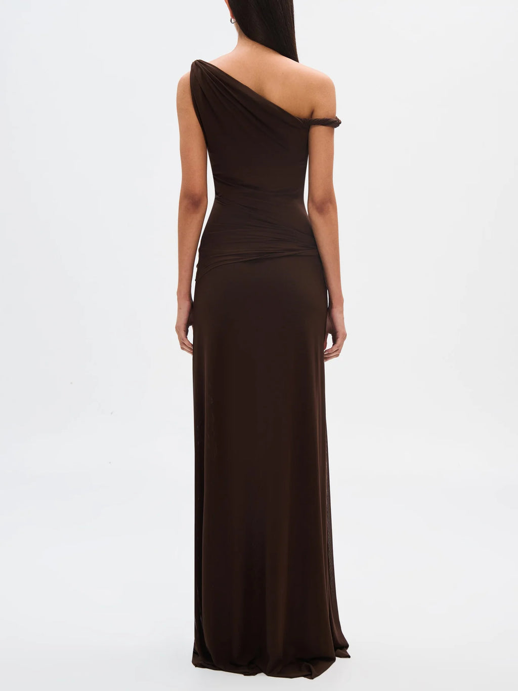 Vestido largo cacao con hombro al descubierto