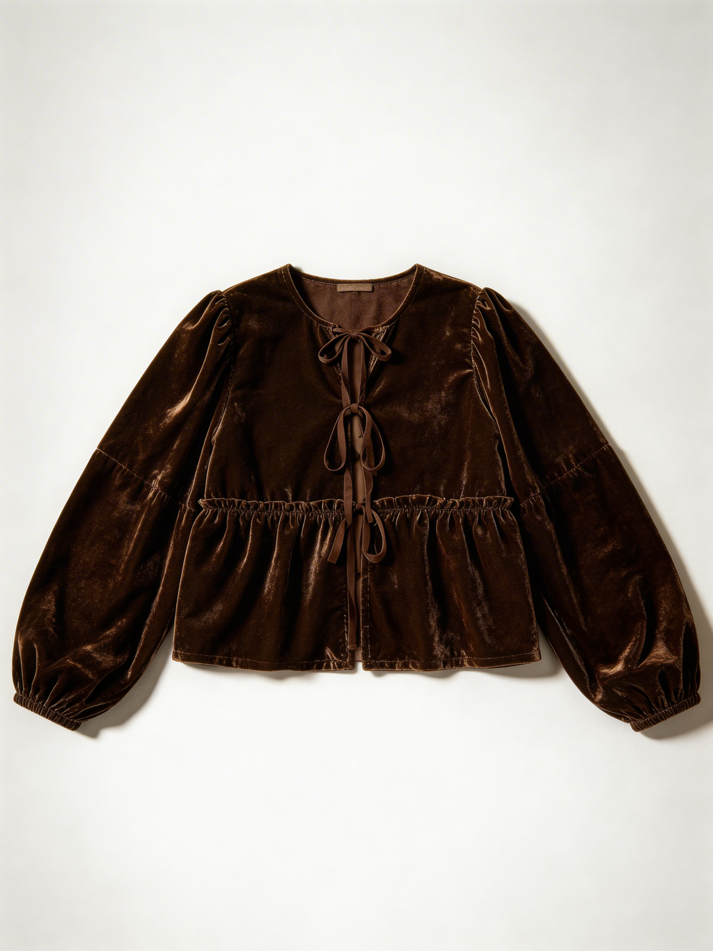 Camisa marrón con lazo