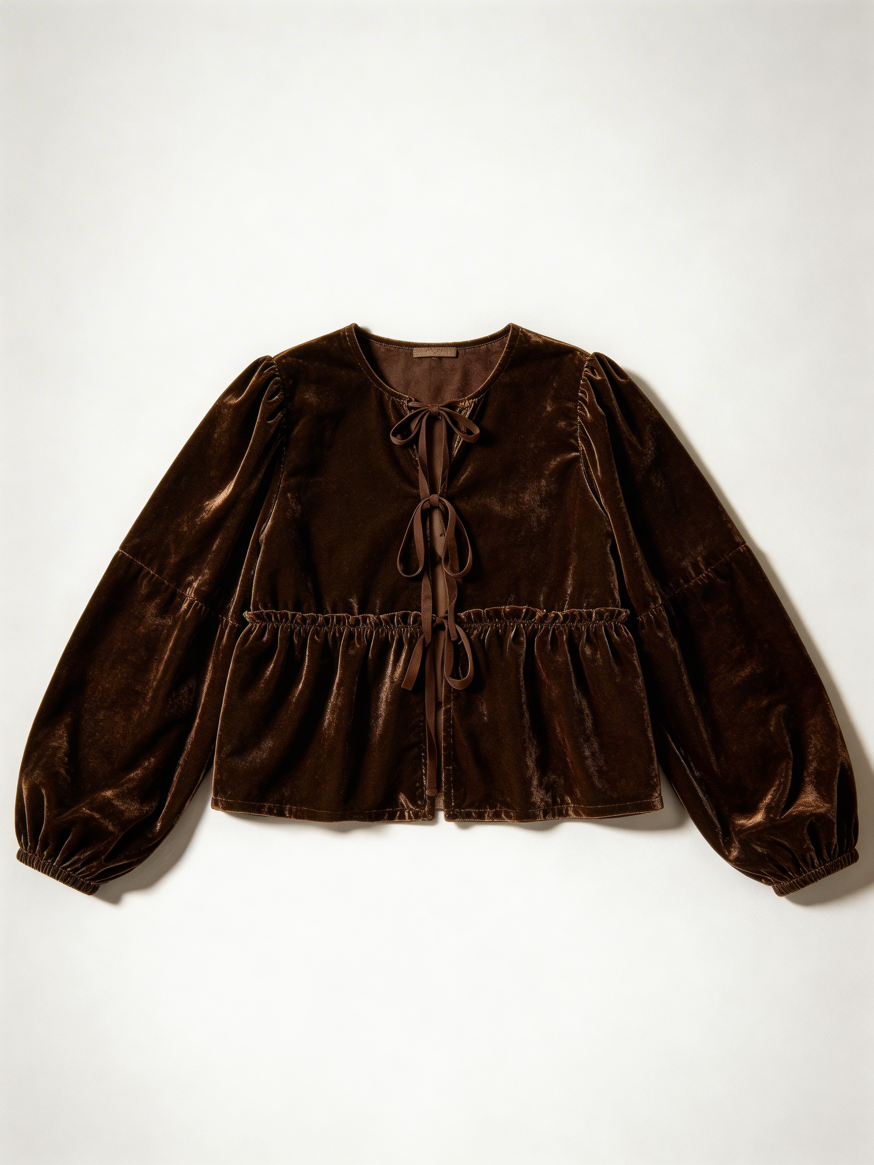 Camisa marrón con lazo