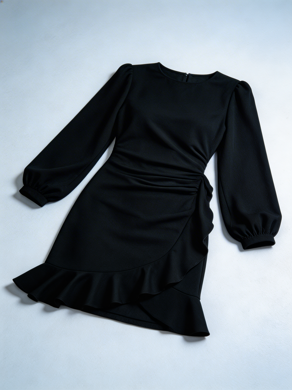 Vestido mini fruncido con volante