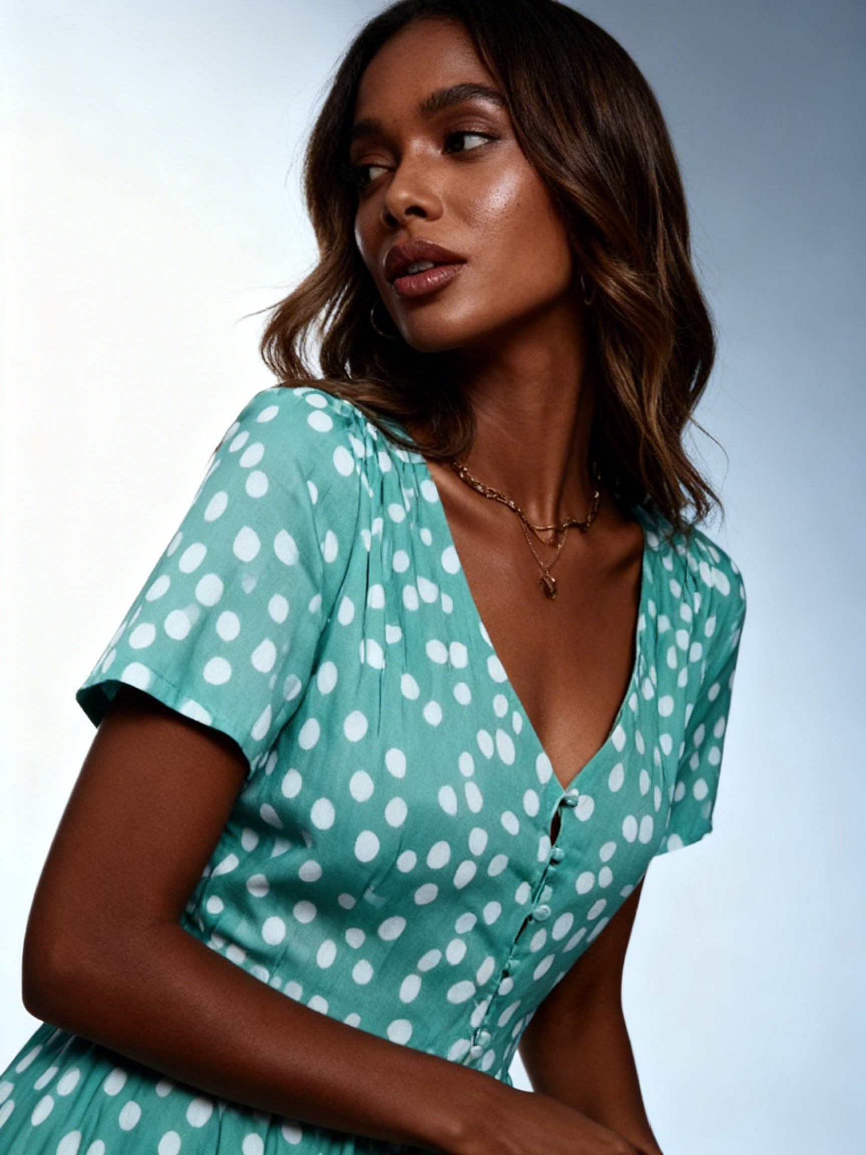 Vestido midi con lunares