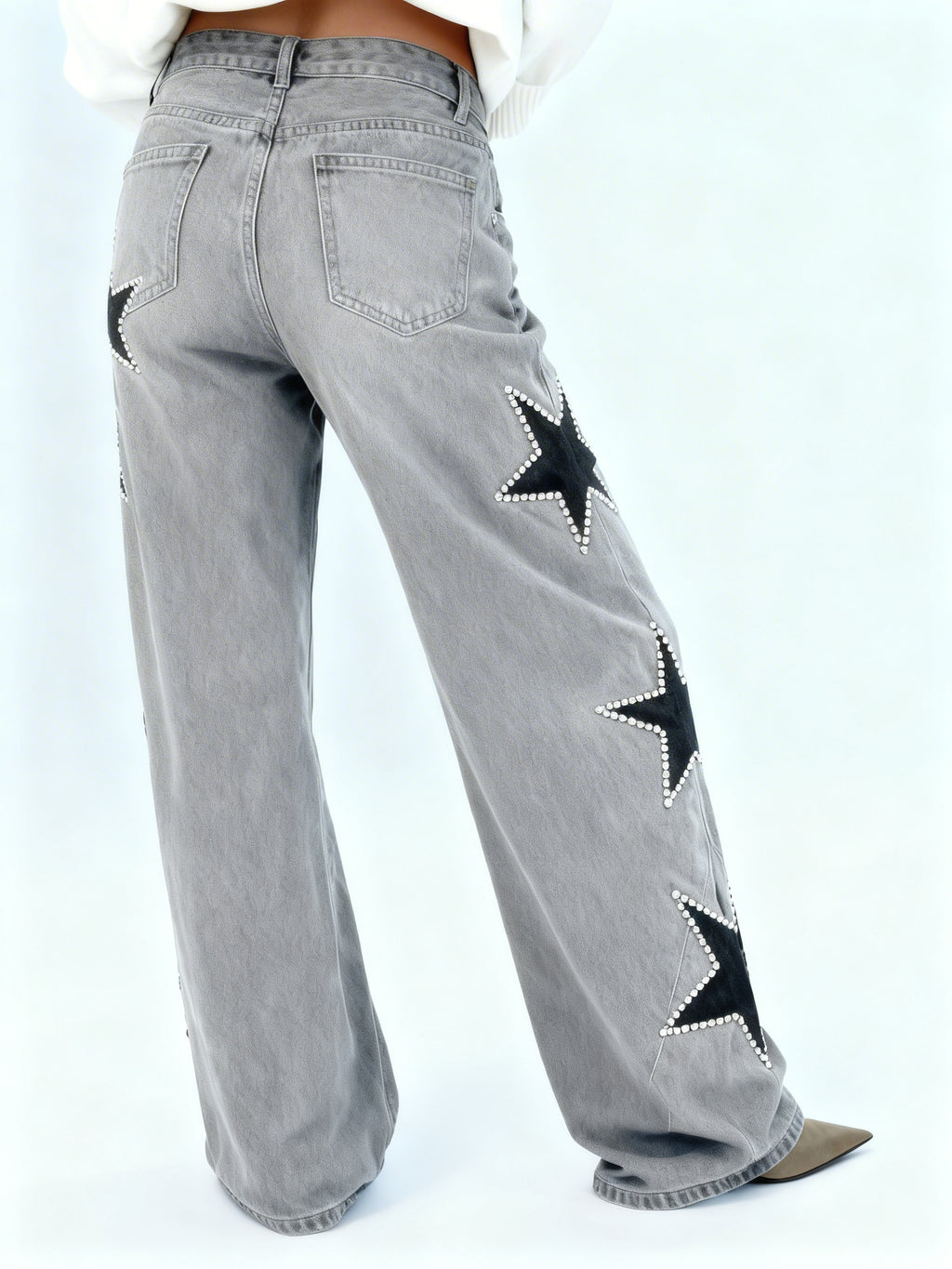 Vaquero wide leg con apliques de estrellas