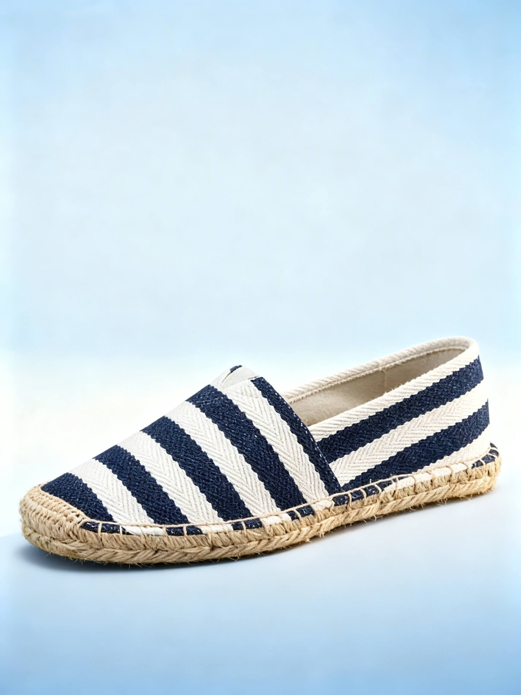 Alpargatas rayadas estilo marinero